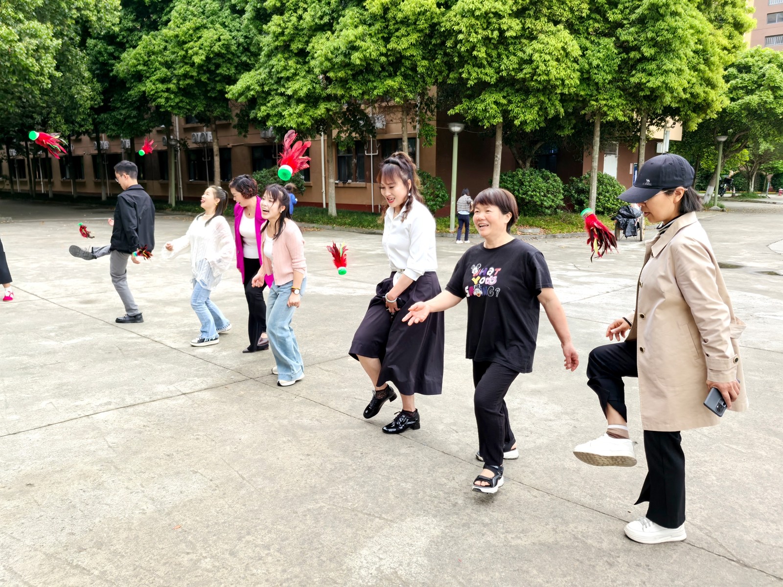 毽舞飞扬 师趣正酣-胡皓月_副本.jpg