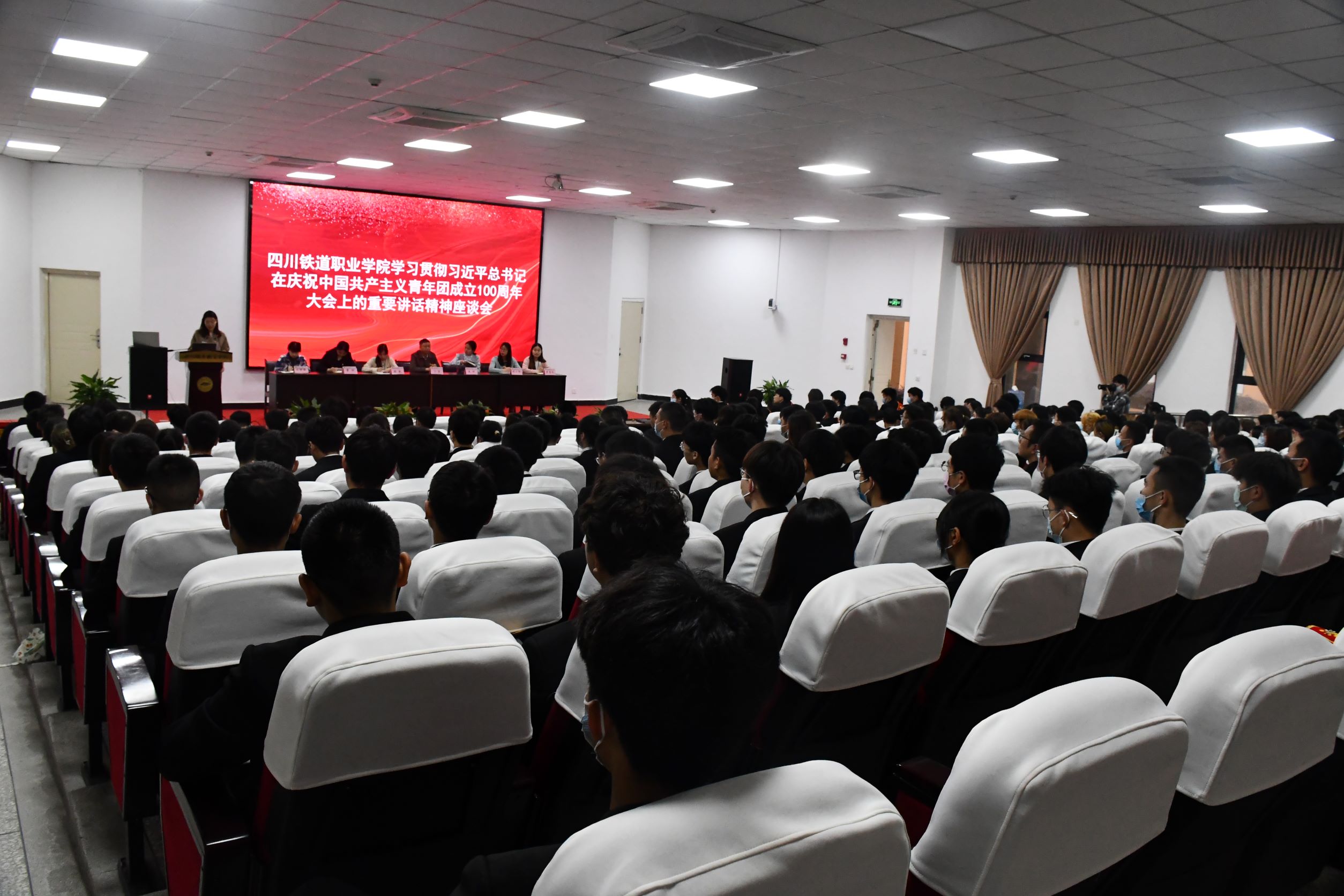 DSC_2556.JPG DSC_2556.JPG